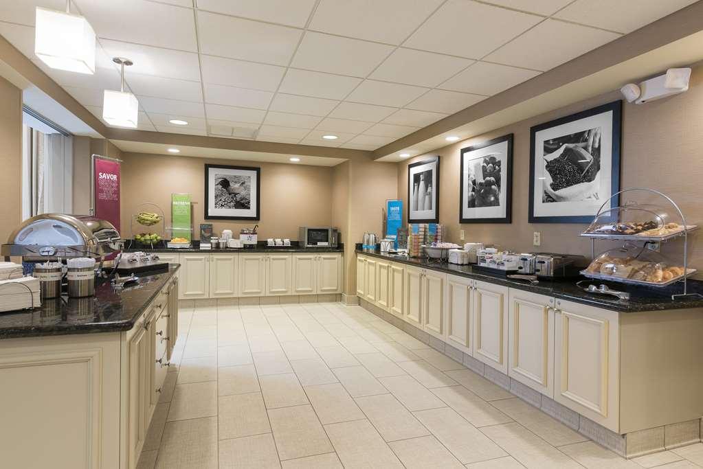 Hampton Inn & Suites Hartford-Manchester Restaurant photo