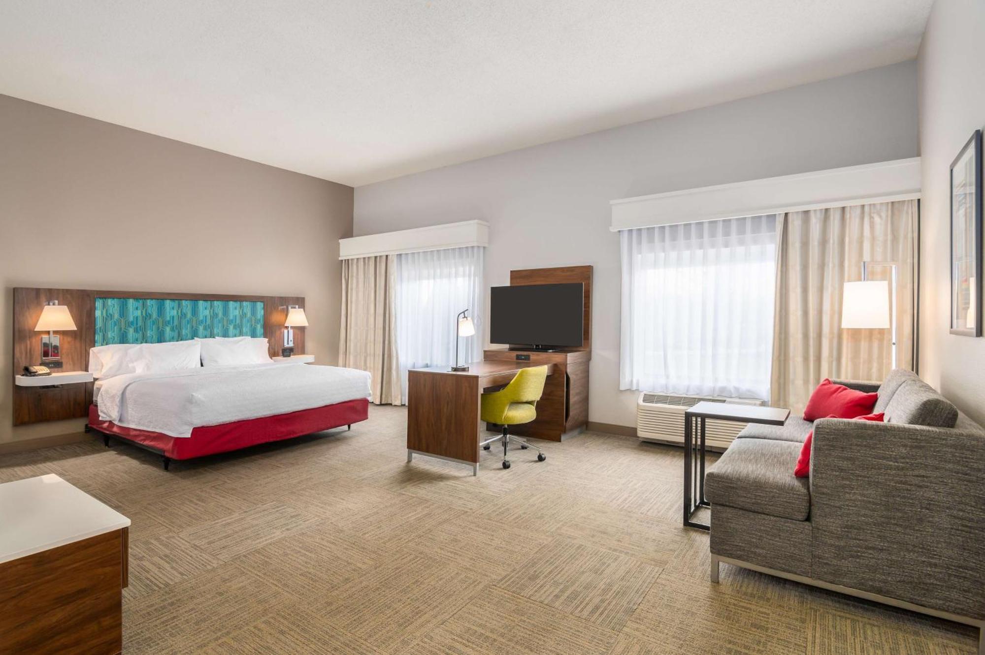 Hampton Inn & Suites Hartford-Manchester Exterior photo