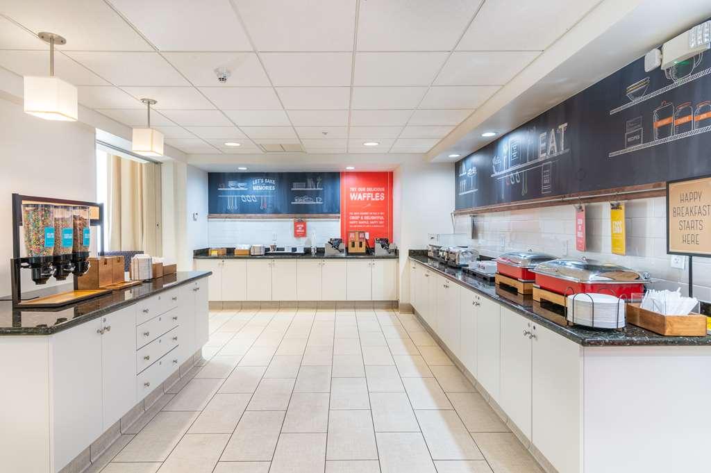 Hampton Inn & Suites Hartford-Manchester Restaurant photo