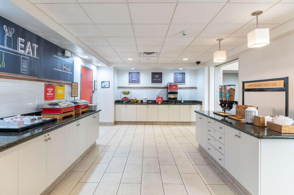 Hampton Inn & Suites Hartford-Manchester Restaurant photo