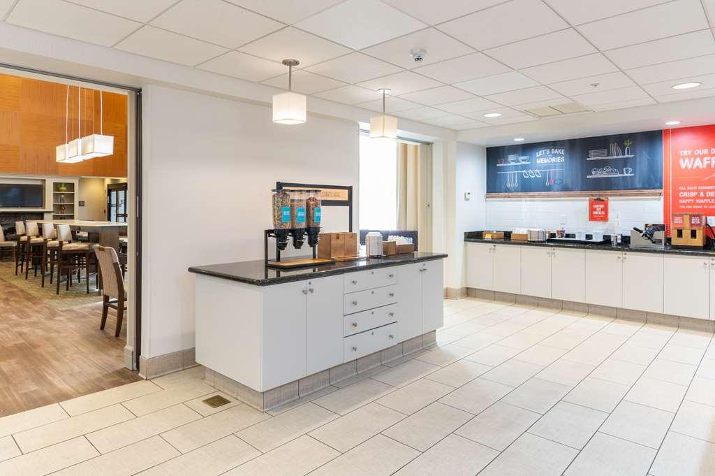Hampton Inn & Suites Hartford-Manchester Restaurant photo